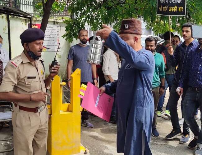 उत्तराखंड की राजनीति से बड़ी खबर, कर्नल कोठियाल अपने समर्थकों के साथ इस पार्टी का थामने जा रहे हैं हाथ!