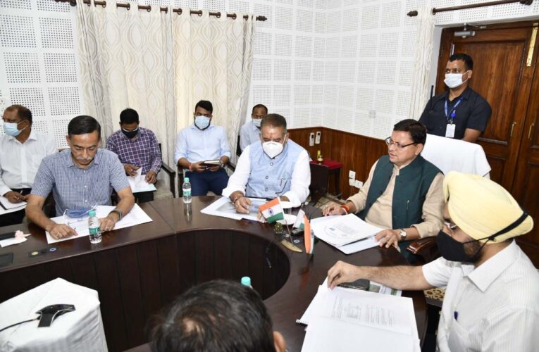 सीएम धामी बोले- भव्य और दिव्य बनेगा सैन्यधाम, ली जाएगी शहीदों के आंगन की मिट्टी