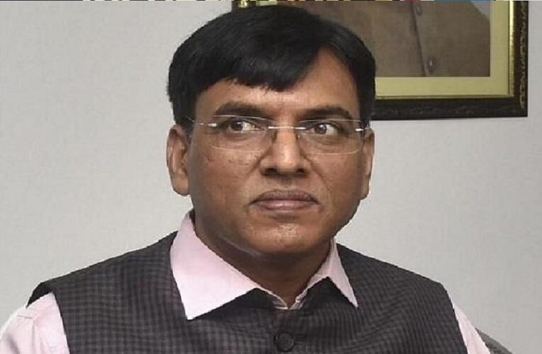 अस्पताल गए स्वास्थ्य मंत्री को गार्ड ने मारा डंडा, PM मोदी बोले-क्या गार्ड को निलंबित किया