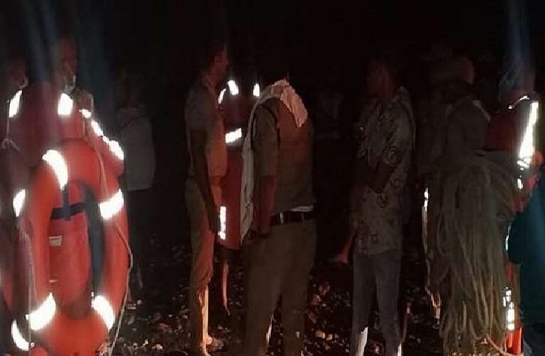 उत्तराखंड में बारिश का कहर : नदी पार करते समय पलटा ट्रैक्टर, तेज बहाव में बहे 6 लोग, मासूम लापता