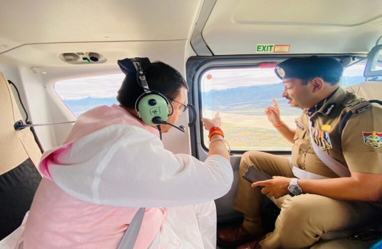 सीएम धामी ने आपदा प्रभावित क्षेत्रों का हवाई निरीक्षण कर लिया हालातों का जायजा