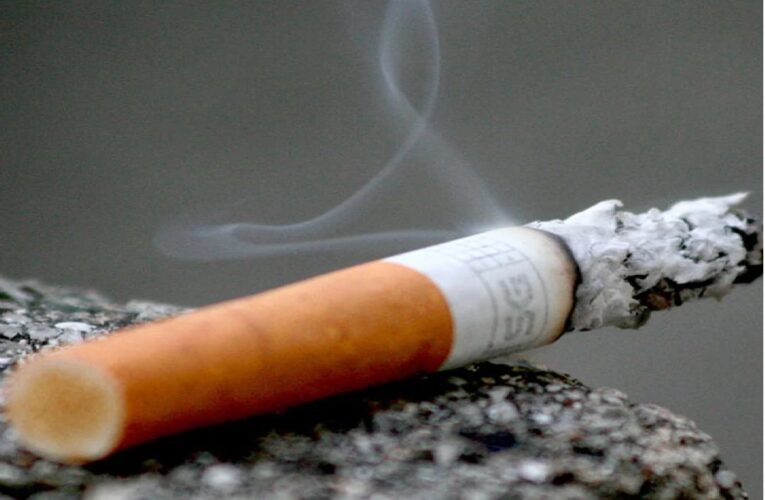 उत्तराखंड : 10 रुपये की सिगरेट के चक्कर में फोड़ डाला दुकानदार का सिर, लगे 12 टांके, ये है मामला