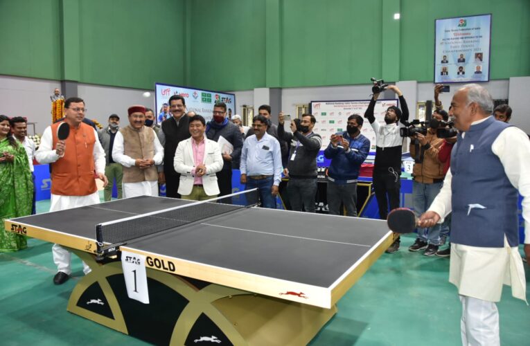 सीएम धामी और खेल मंत्री अरविंद पांडे के बीच टेनिस में टक्कर, दर्शकों ने उठाया खेल का लुत्फ