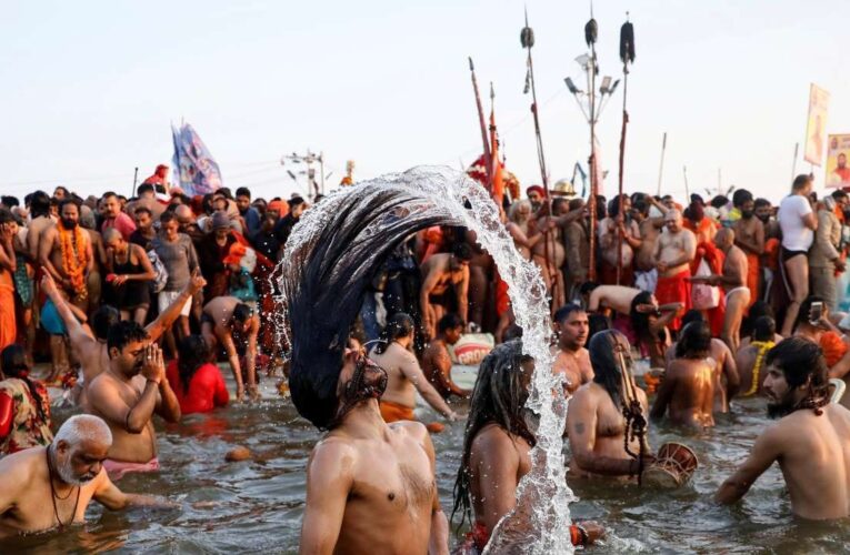 हरिद्वार Breaking : मकर संक्रांति पर श्रद्धालुओं के स्नान पर रोक, ऋषिकेश के सभी घाटों में भी गंगा स्नान नहीं कर सकेंगे लोग