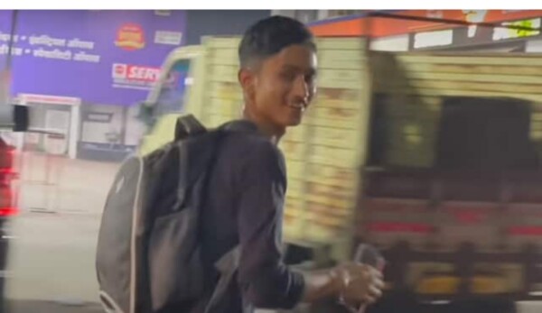 Video : नोएडा की सड़कों पर दौड़ लगाता उत्तराखंड का युवक सोशल मीडिया पर छाया, लोग कर रहे जज्बे को सलाम