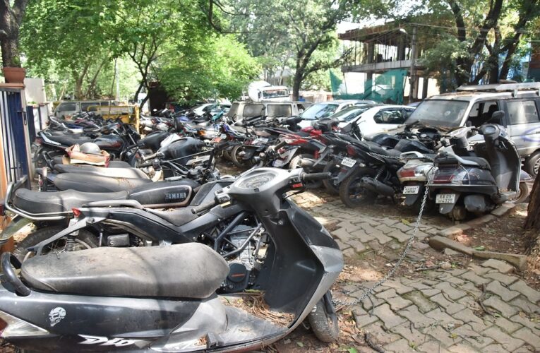 उत्तराखंड ब्रेकिंग : थाने-चौकियों में खड़े 16 हजार वाहनों की होगी नीलामी, एसओपी जारी