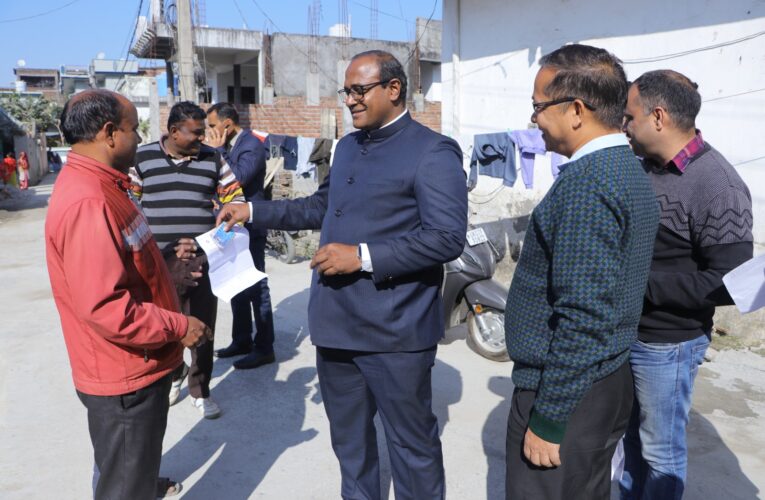 मुख्य निर्वाचन अधिकारी ने राजधानी के विभिन्न पोलिंग बूथों का स्थलीय निरीक्षण कर जनता से लिया फीडबैक